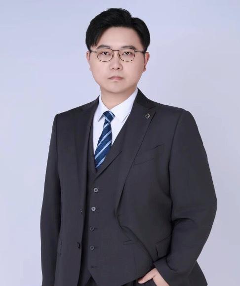 《數(shù)字經(jīng)濟(jì)與企業(yè)數(shù)字化轉(zhuǎn)型創(chuàng)新》