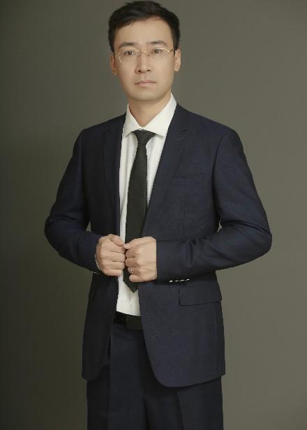 《數(shù)字賦能、智慧創(chuàng)新》   新零售數(shù)字化轉(zhuǎn)型